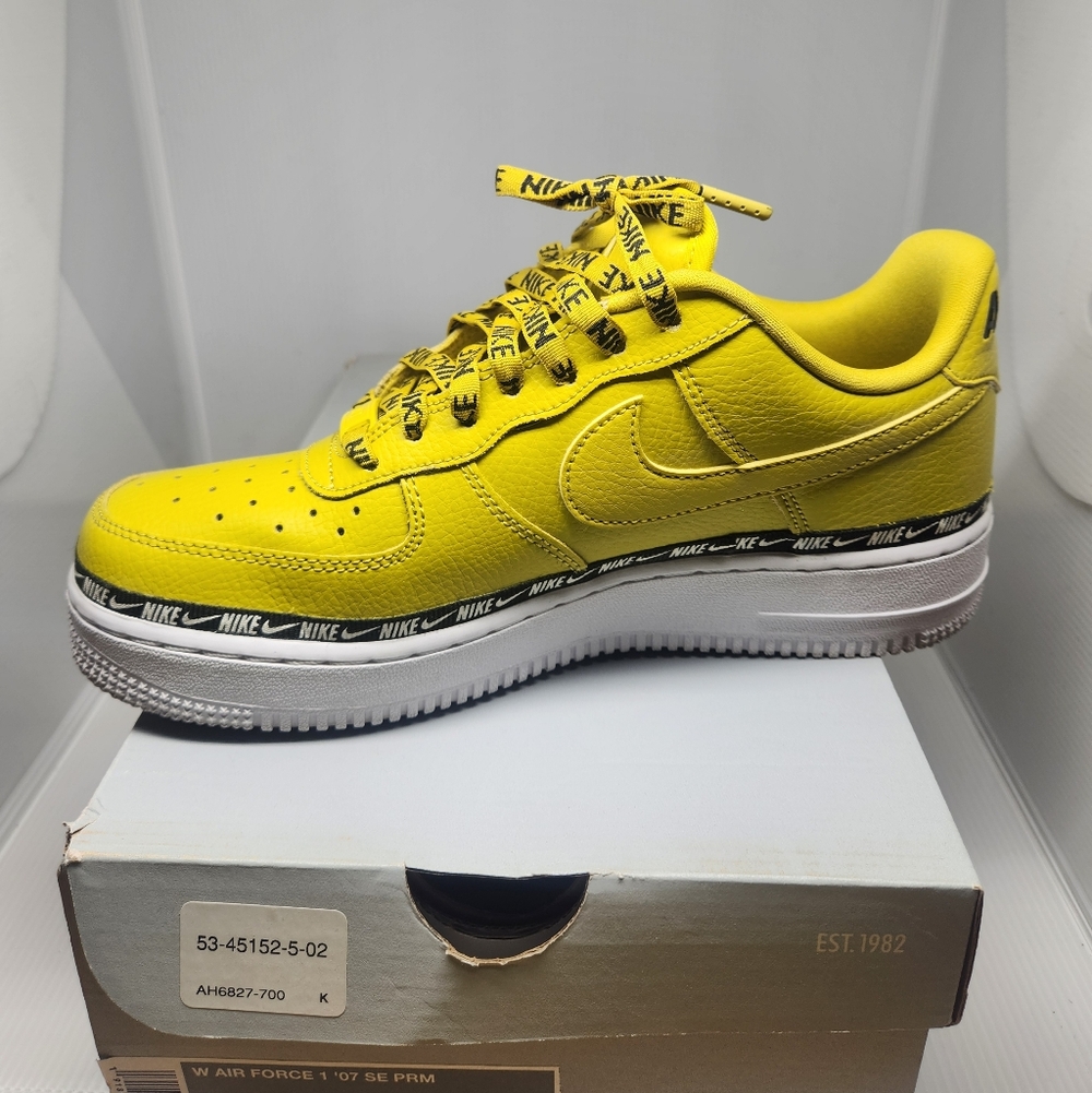 Nike Air Force 1 07 SE PRM Yellow - Picture 4 of 10